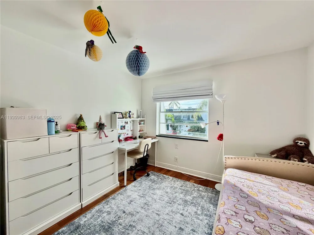 934 NE 27th Ave Hallandale Beach, FL 33009