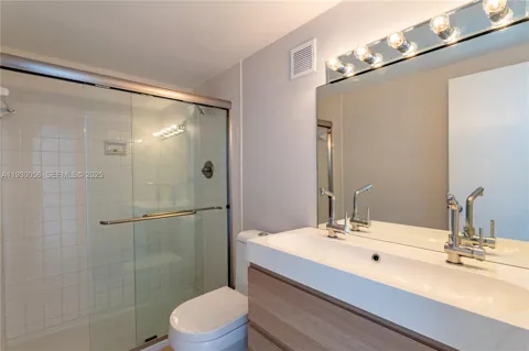 1200 West Ave #526