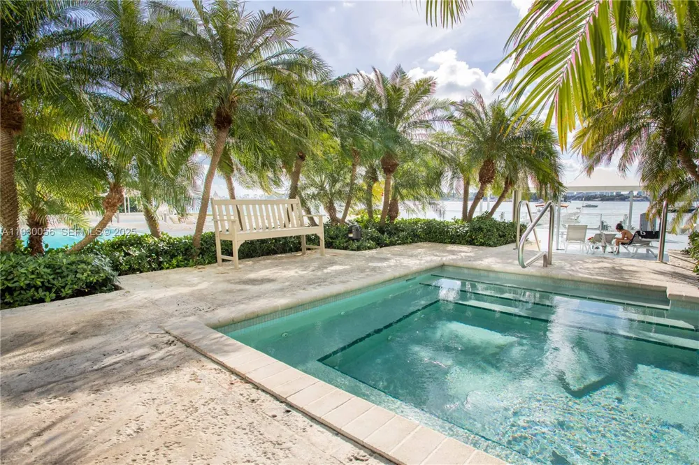 1200 West Ave #526 Miami Beach, FL 33139