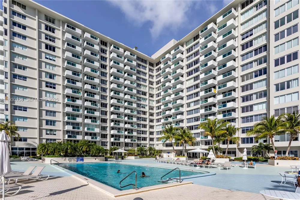 1200 West Ave #526 Miami Beach, FL 33139