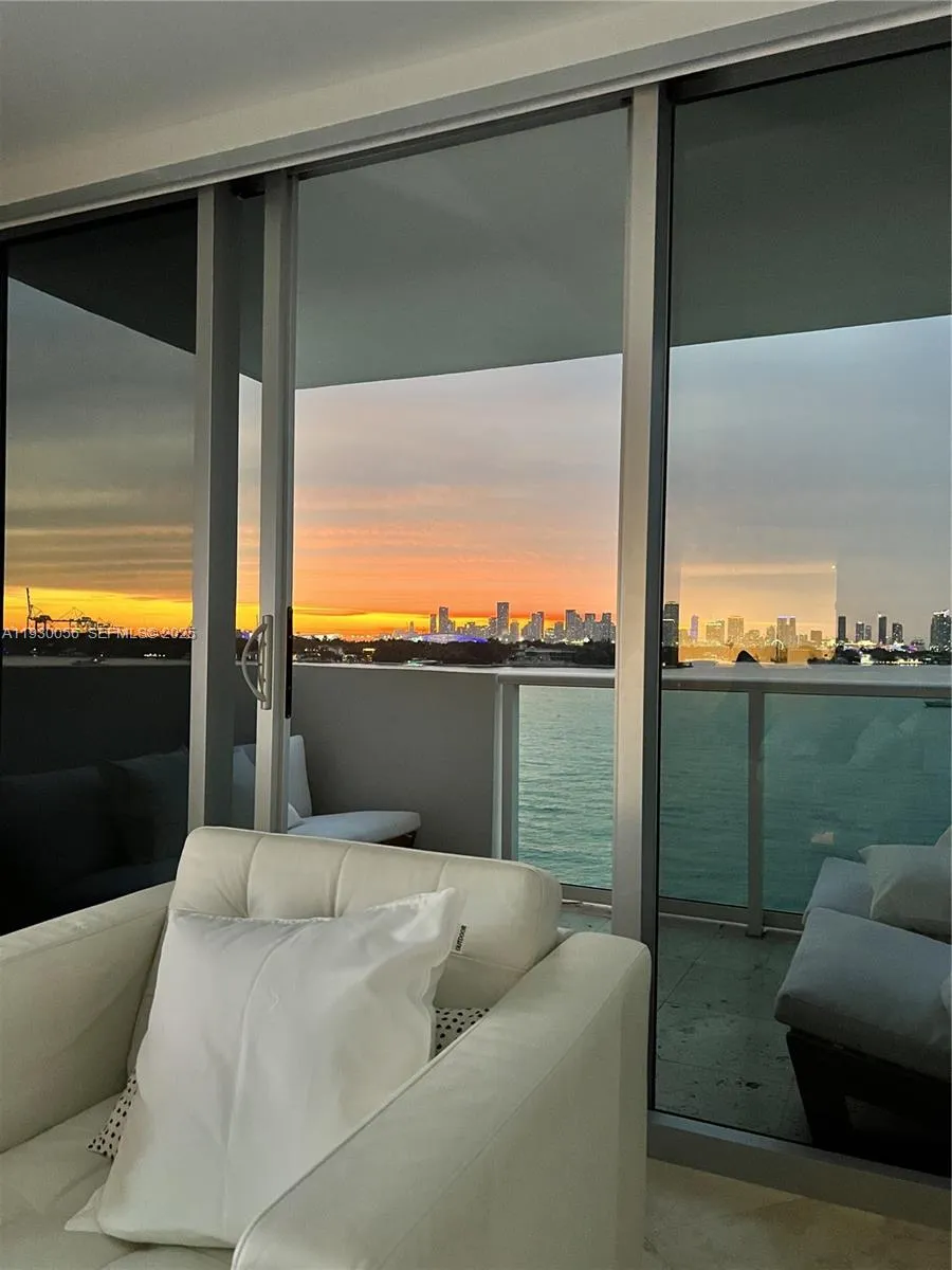 1200 West Ave #526 Miami Beach, FL 33139