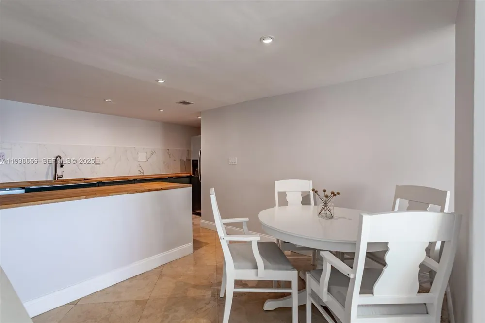 1200 West Ave #526 Miami Beach, FL 33139