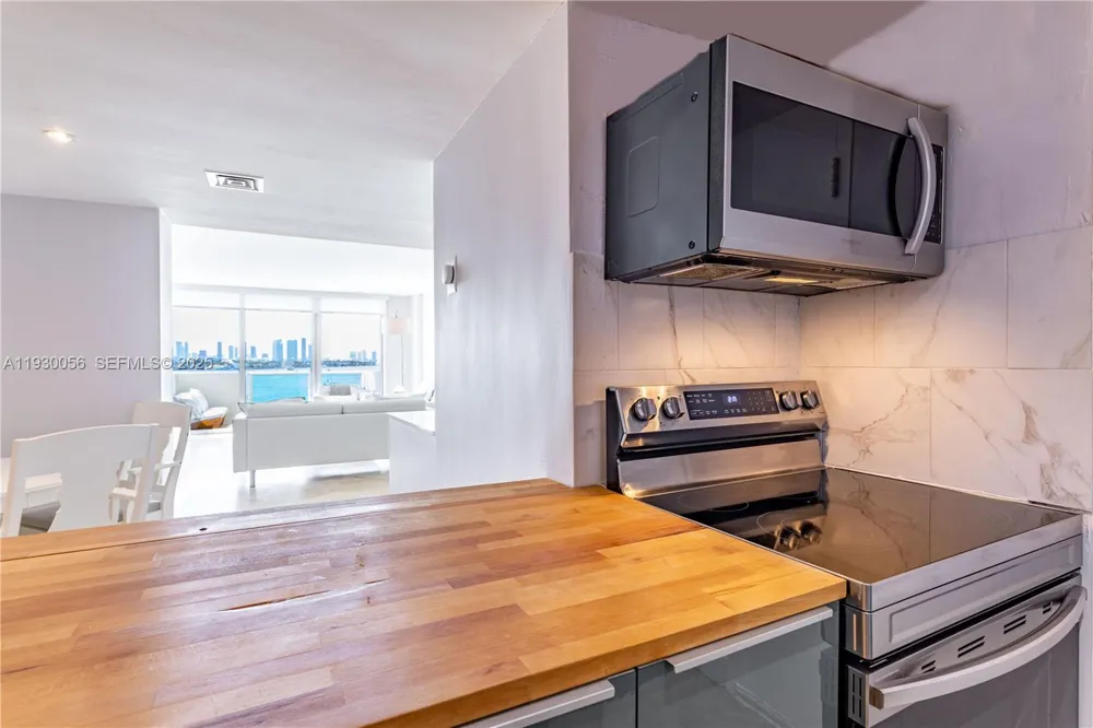 1200 West Ave #526 Miami Beach, FL 33139