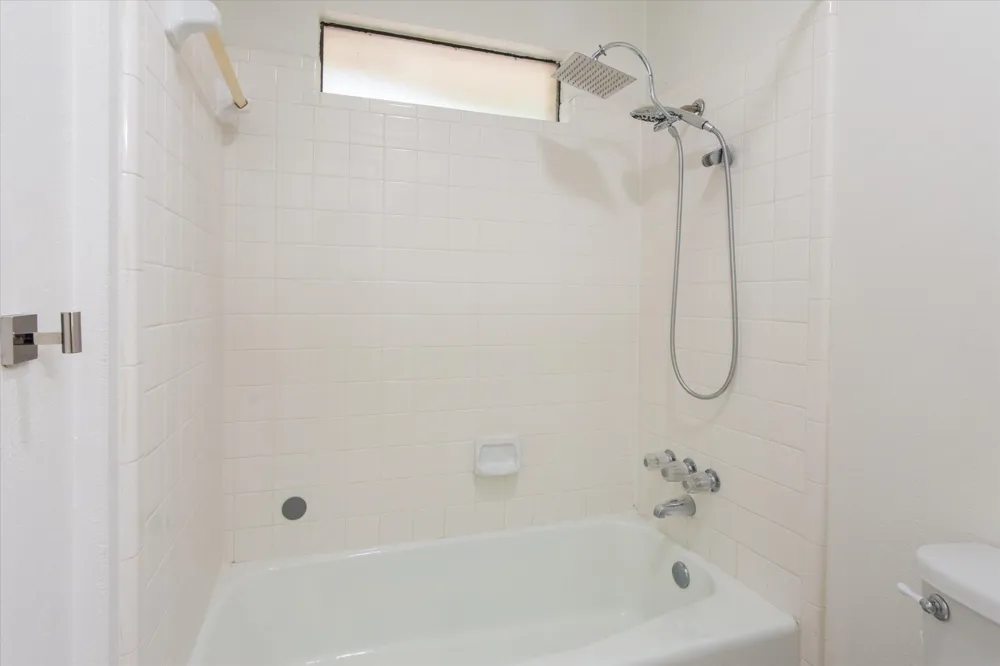109 White Sands Drive Lakeway, TX 78734