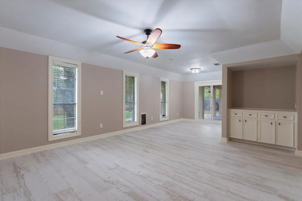 109 White Sands Drive Lakeway, TX 78734