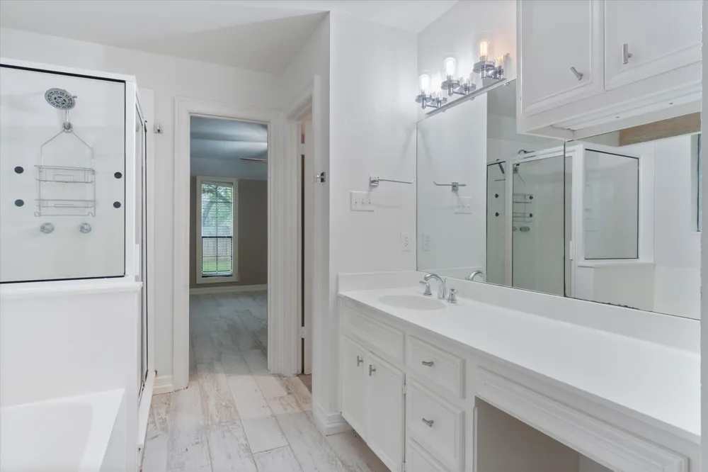 109 White Sands Drive Lakeway, TX 78734