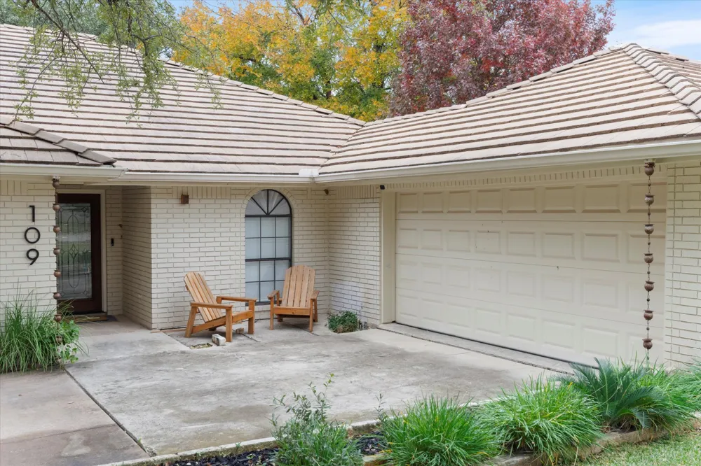 109 White Sands Drive Lakeway, TX 78734