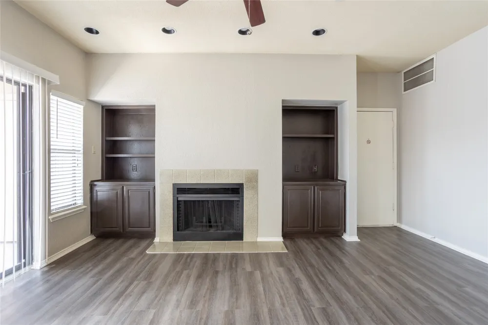 400 E Pearl Granbury, TX 76048