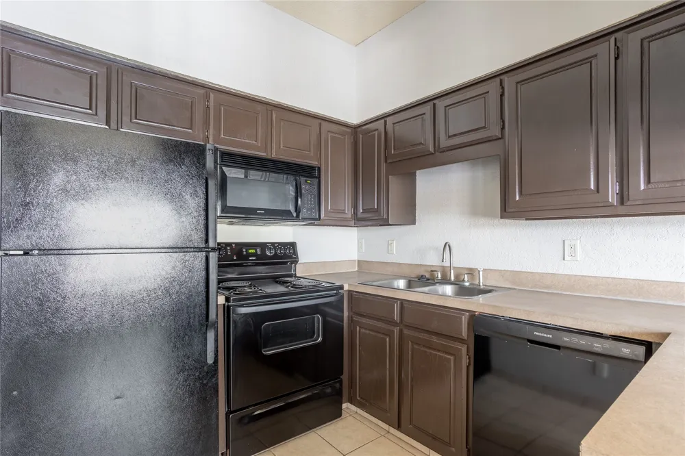 400 E Pearl Granbury, TX 76048