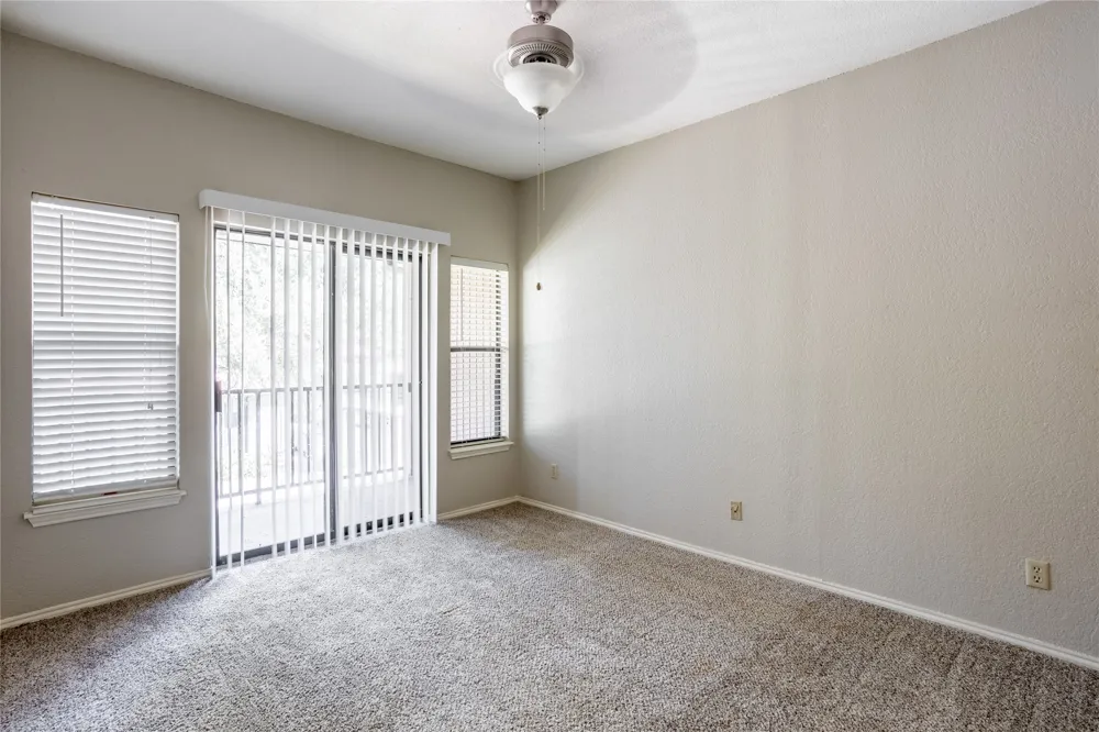 400 E Pearl Granbury, TX 76048