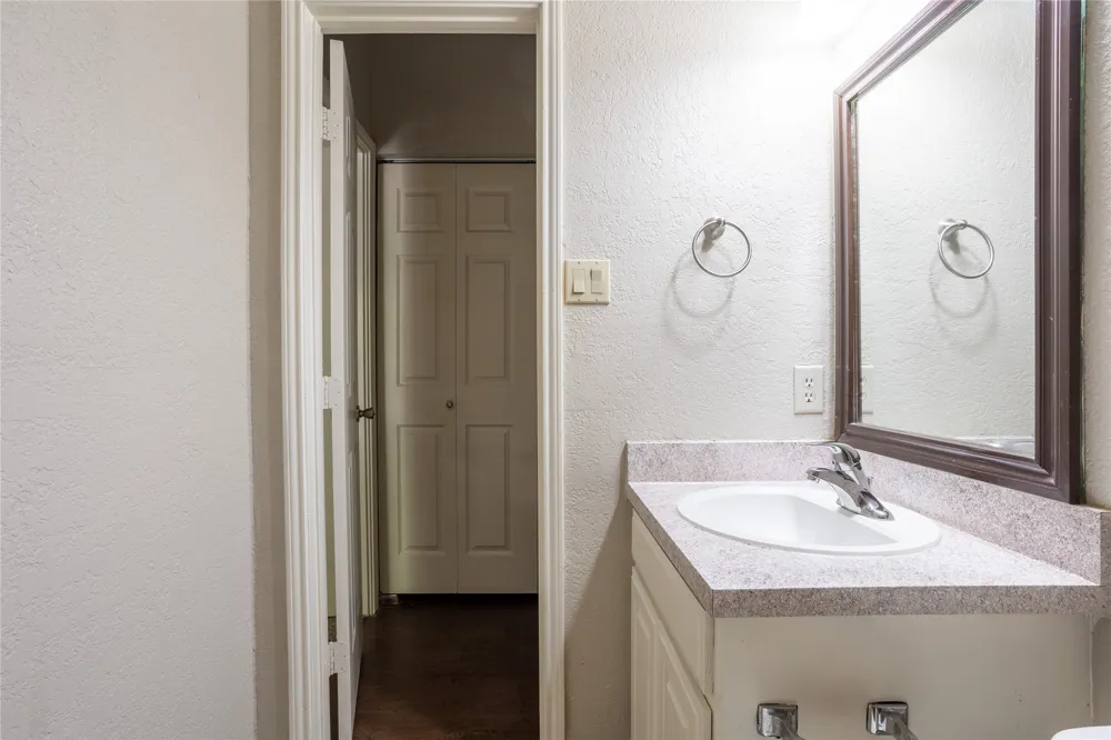 400 E Pearl Granbury, TX 76048
