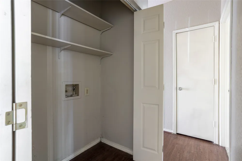 400 E Pearl Granbury, TX 76048