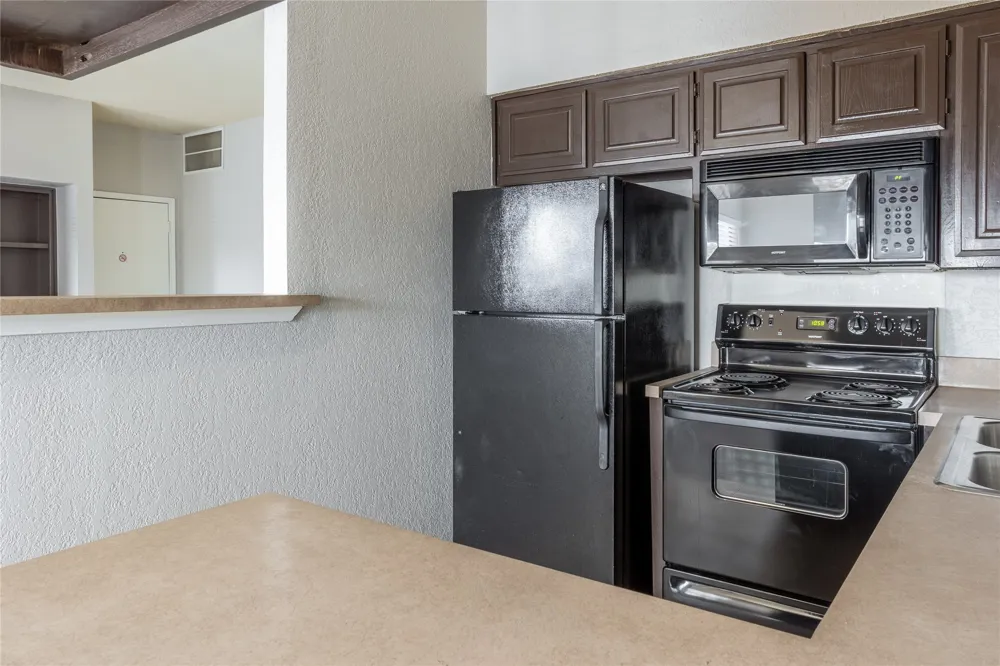 400 E Pearl Granbury, TX 76048