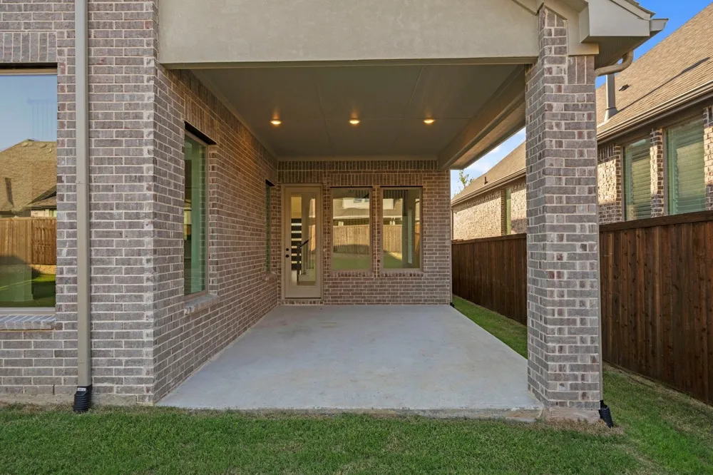 1412 Buttercup Avenue Aubrey, TX 76227