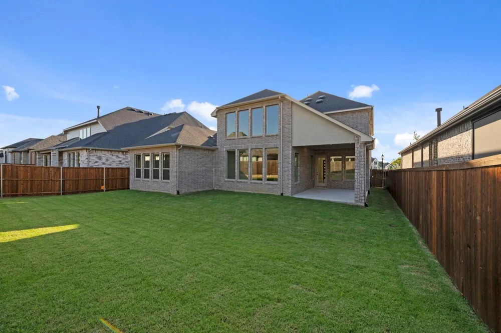 1412 Buttercup Avenue Aubrey, TX 76227