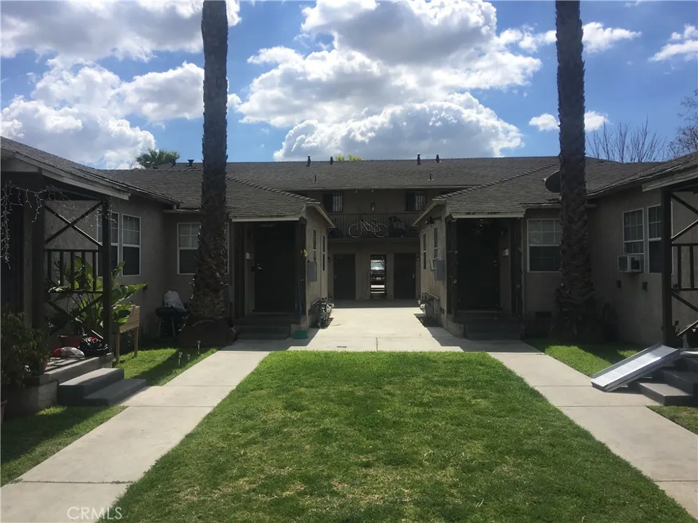 422 W Palm Street #424 1/2D Compton, CA 90220