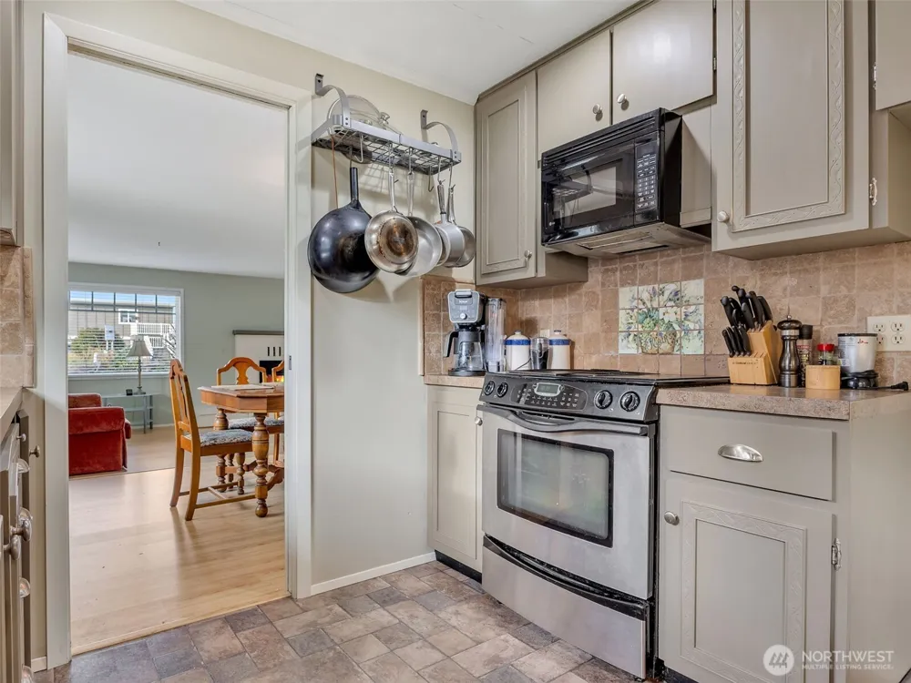 23716 J PLACE Ocean Park, WA 98640