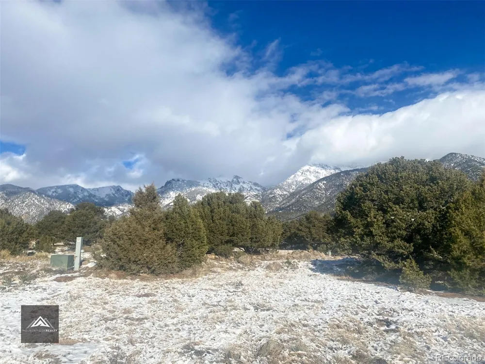 1621 Willow Creek Way