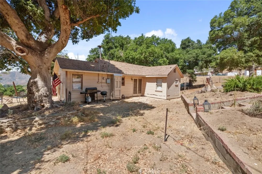 39813 Calle Carona Green Valley, CA 91390