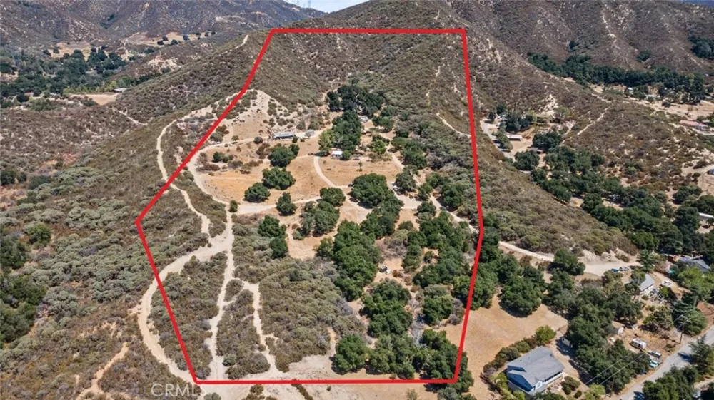 39813 Calle Carona Green Valley, CA 91390