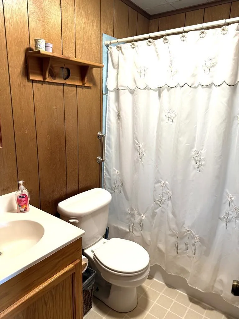 719 Hickory Hill Drive Burkeville, TX 75932