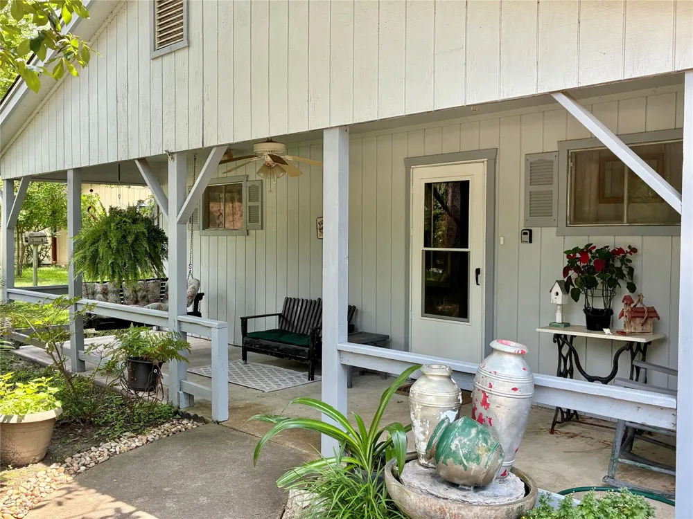 719 Hickory Hill Drive Burkeville, TX 75932