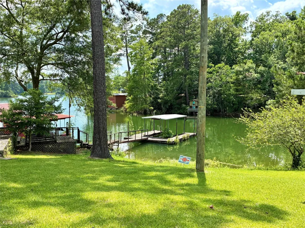 719 Hickory Hill Drive Burkeville, TX 75932