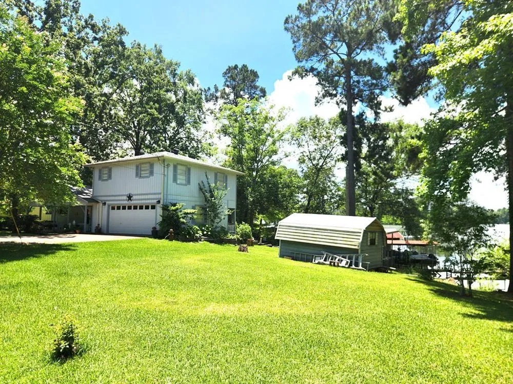 719 Hickory Hill Drive Burkeville, TX 75932
