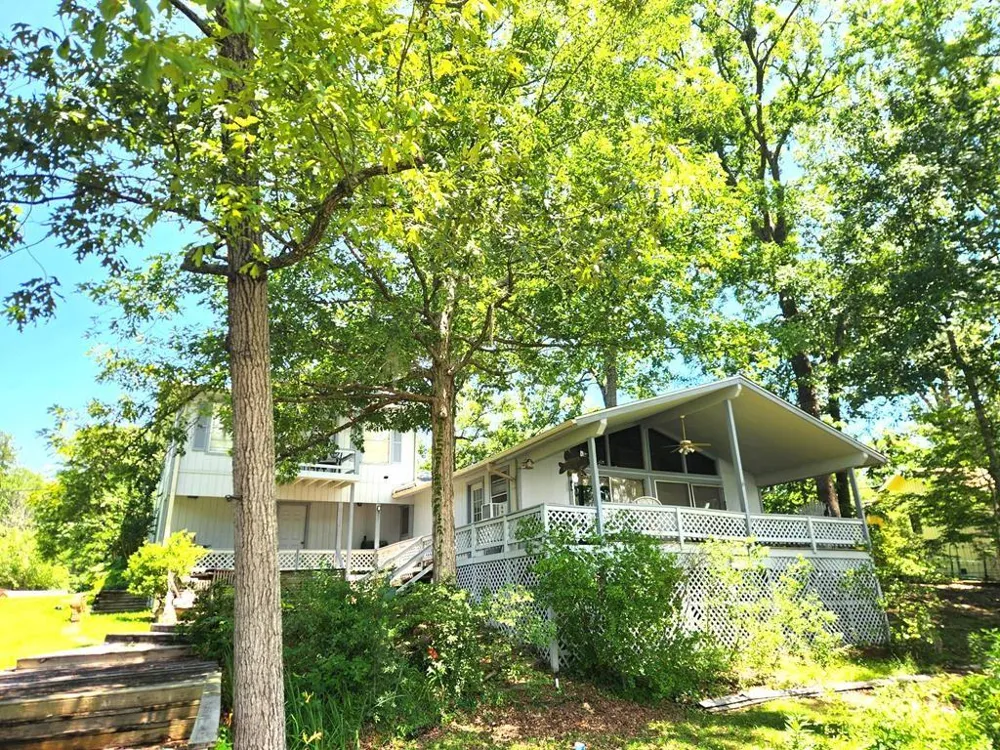 719 Hickory Hill Drive Burkeville, TX 75932