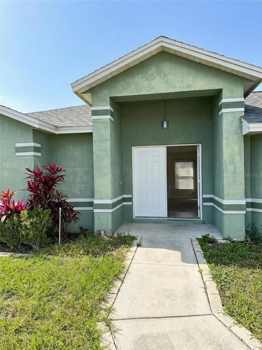702 TARTAN LOOP Lake Wales, FL 33853