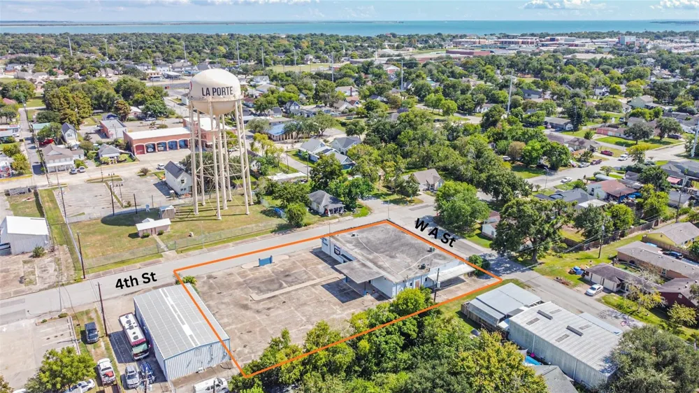 130 S 4th Street #1 La Porte, TX 77571