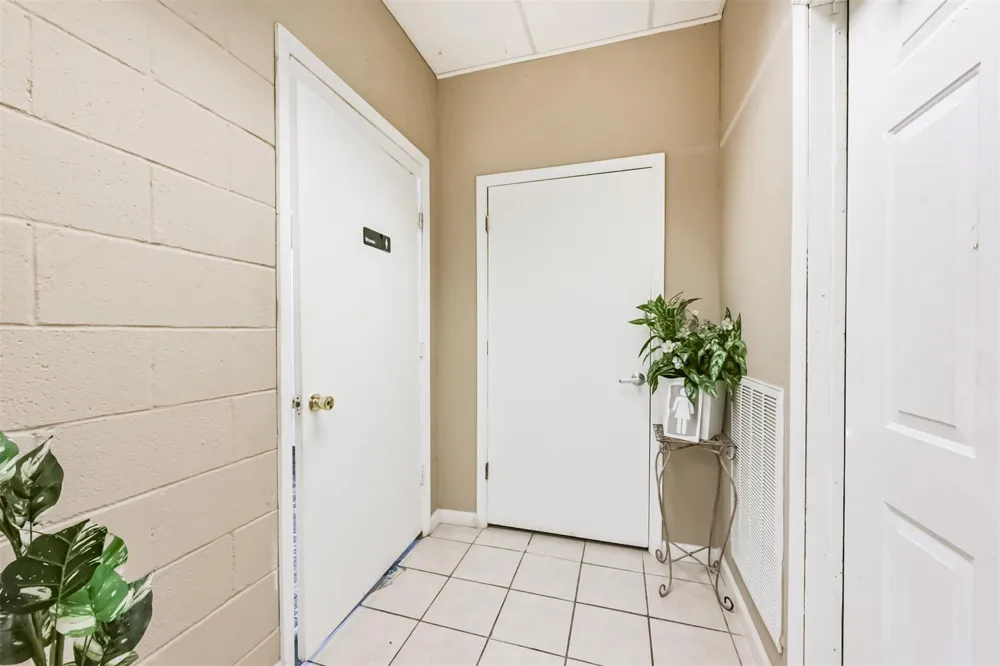130 S 4th Street #1 La Porte, TX 77571