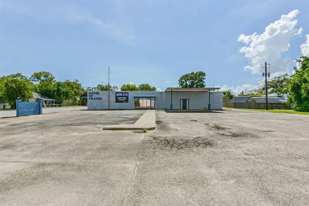 130 S 4th Street #1 La Porte, TX 77571