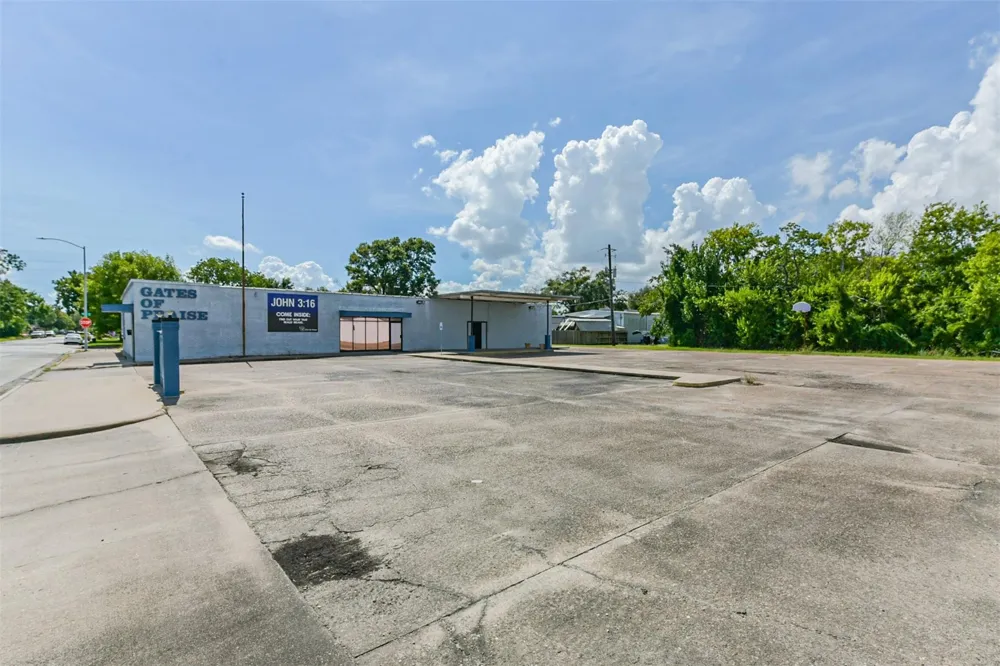 130 S 4th Street #1 La Porte, TX 77571