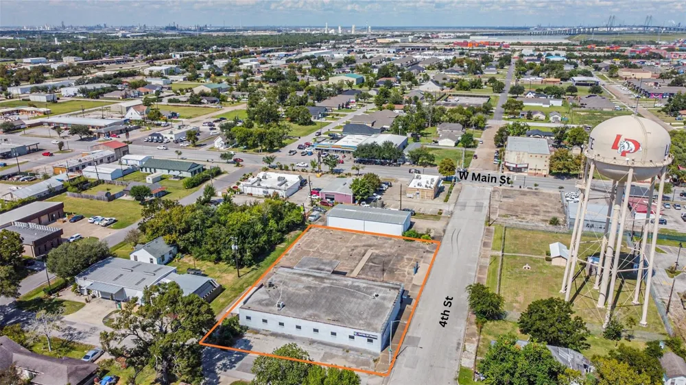 130 S 4th Street #1 La Porte, TX 77571