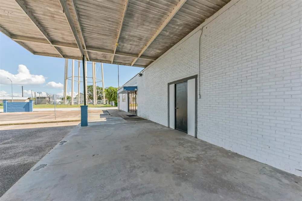 130 S 4th Street #1 La Porte, TX 77571