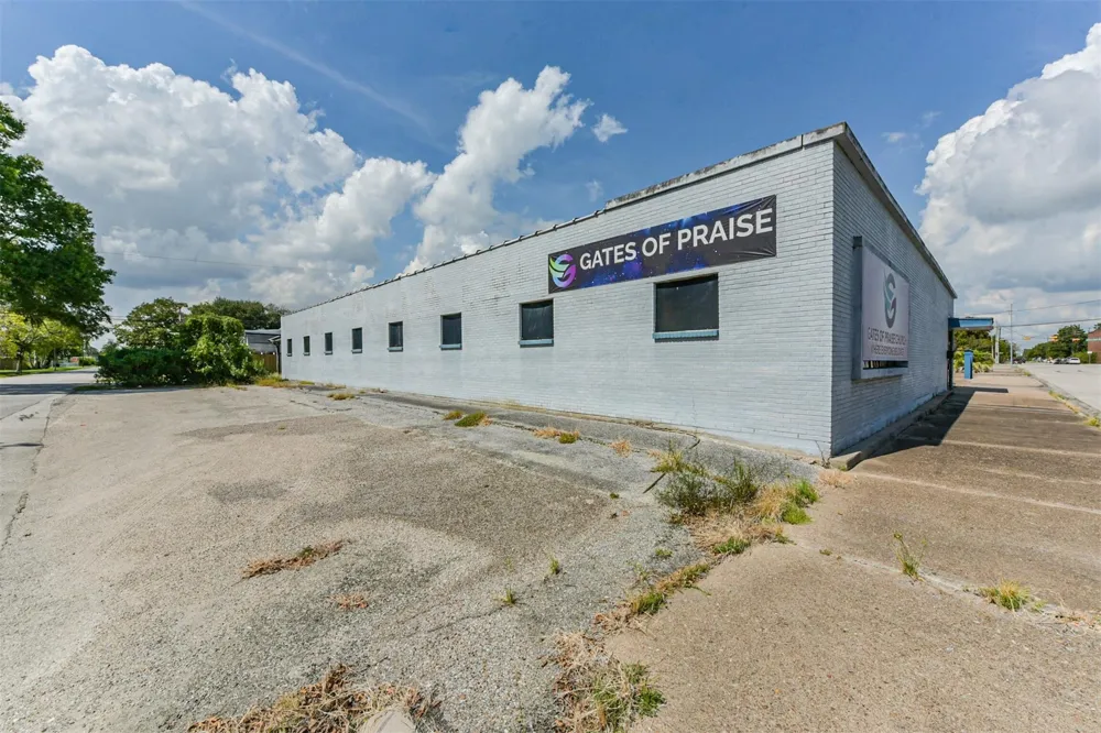130 S 4th Street #1 La Porte, TX 77571