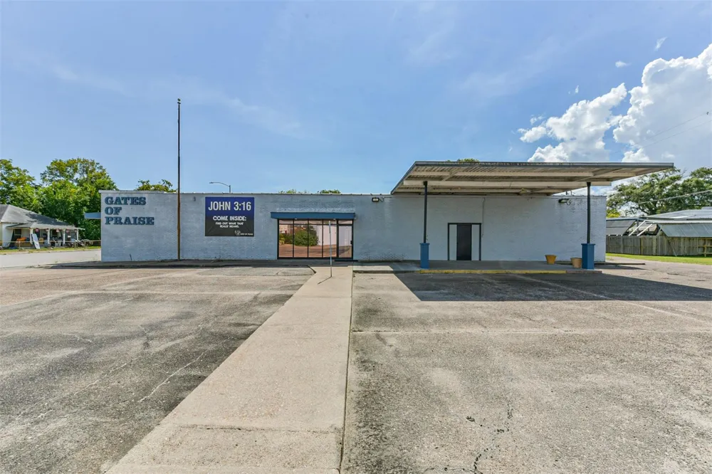 130 S 4th Street #1 La Porte, TX 77571