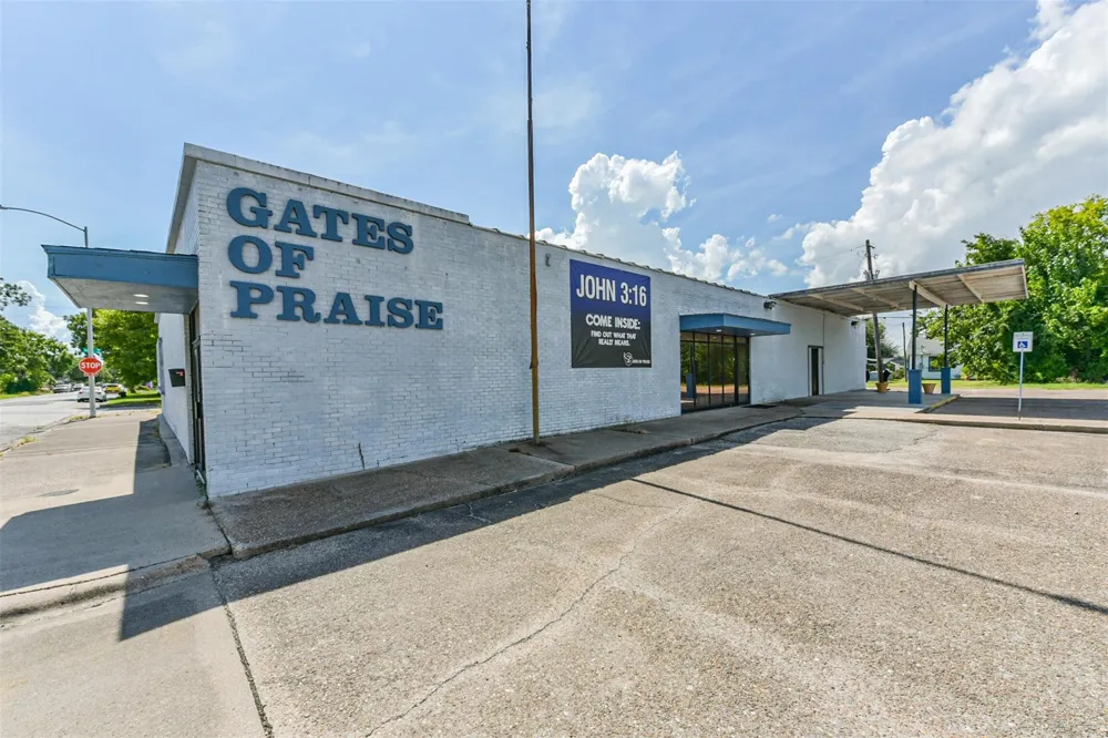 130 S 4th Street #1 La Porte, TX 77571