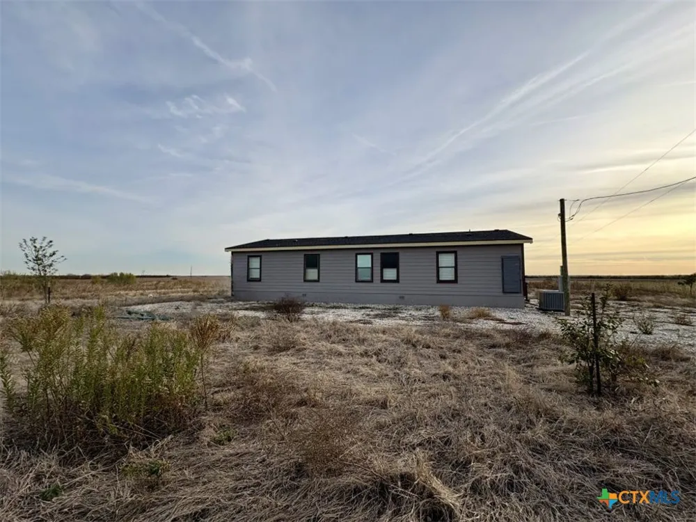366 County Road 123 Buckholts, TX 76518