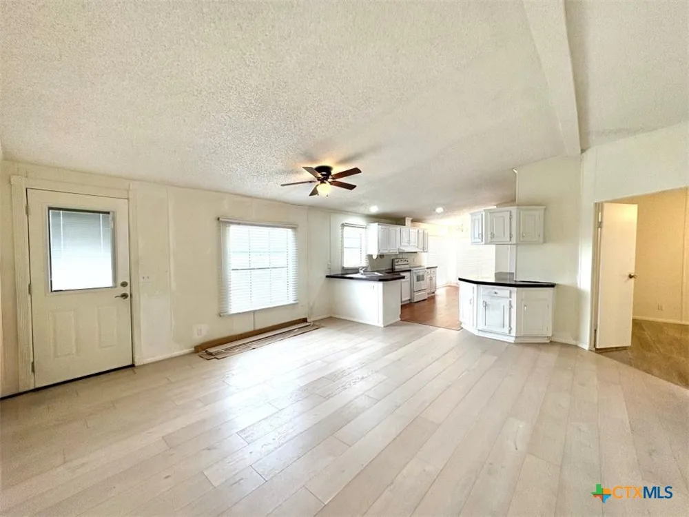 366 County Road 123 Buckholts, TX 76518