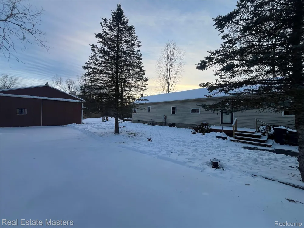 5117 Ravenswood Road Kimball Township, MI 48074
