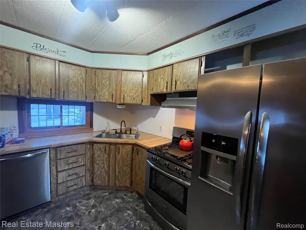 5117 Ravenswood Road Kimball Township, MI 48074