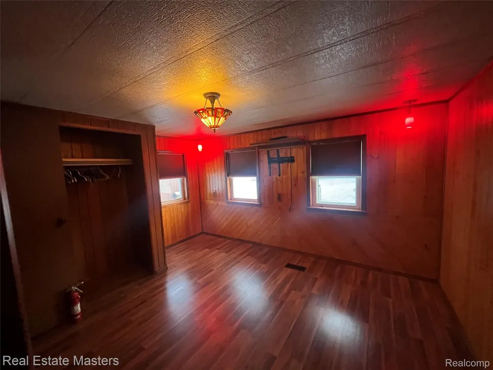 5117 Ravenswood Road Kimball Township, MI 48074