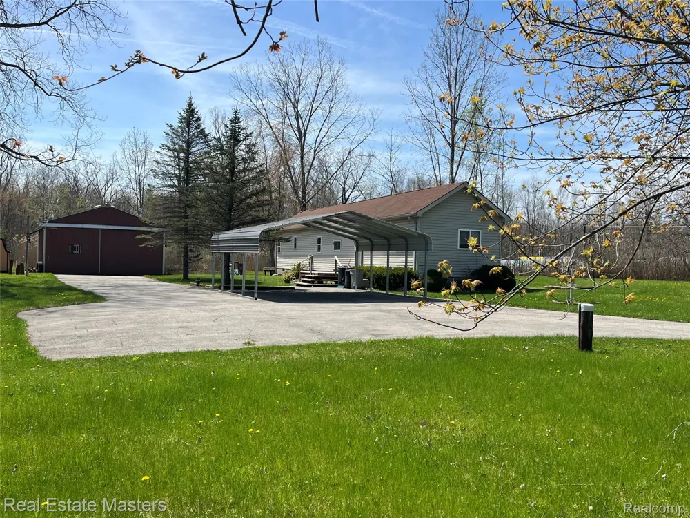 5117 Ravenswood Road Kimball Township, MI 48074