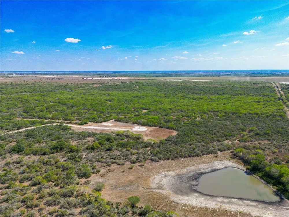3189 County Road 407 Karnes City, TX 78113