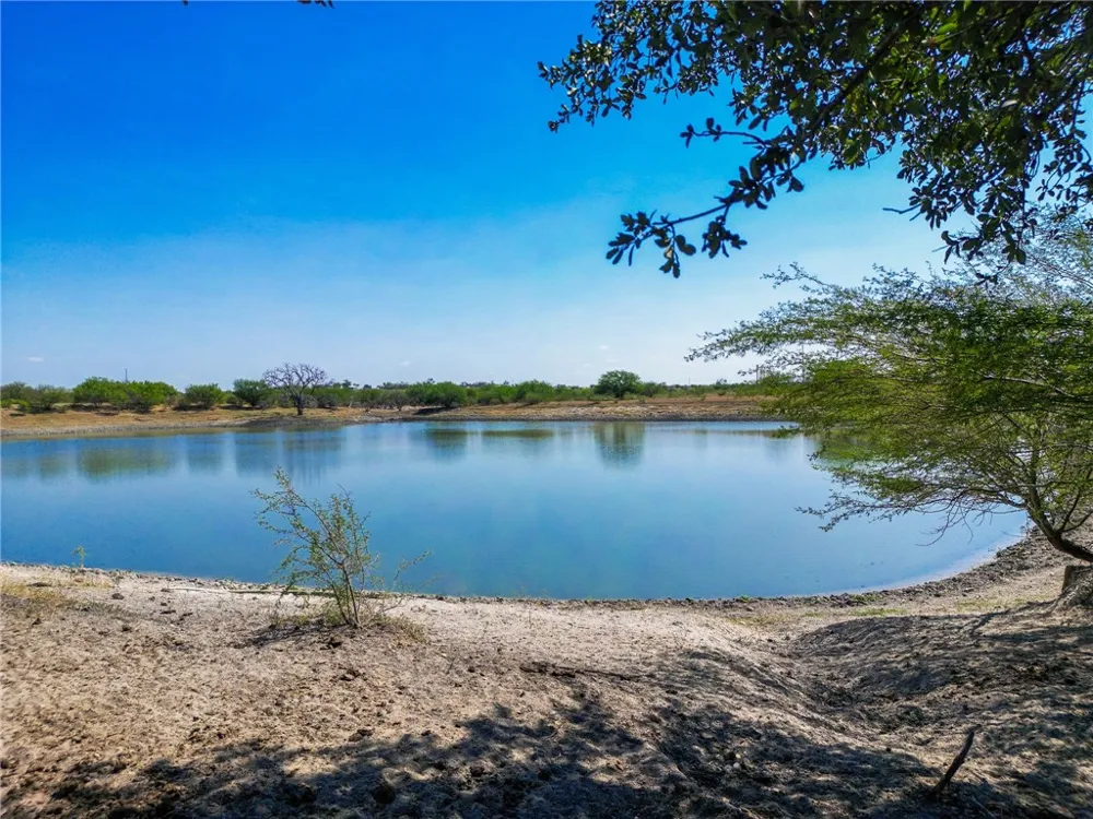 3189 County Road 407 Karnes City, TX 78113
