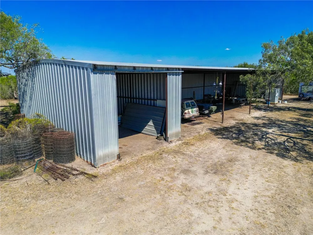 3189 County Road 407 Karnes City, TX 78113