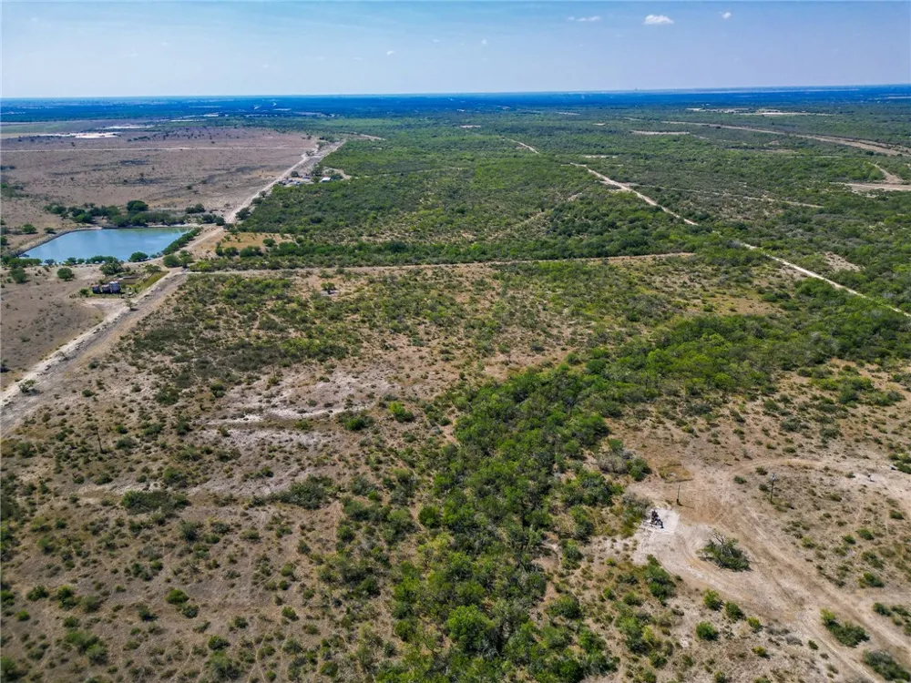 3189 County Road 407 Karnes City, TX 78113