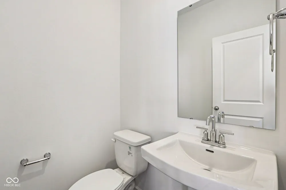 12140 Olivine Avenue Cumberland, IN 46229